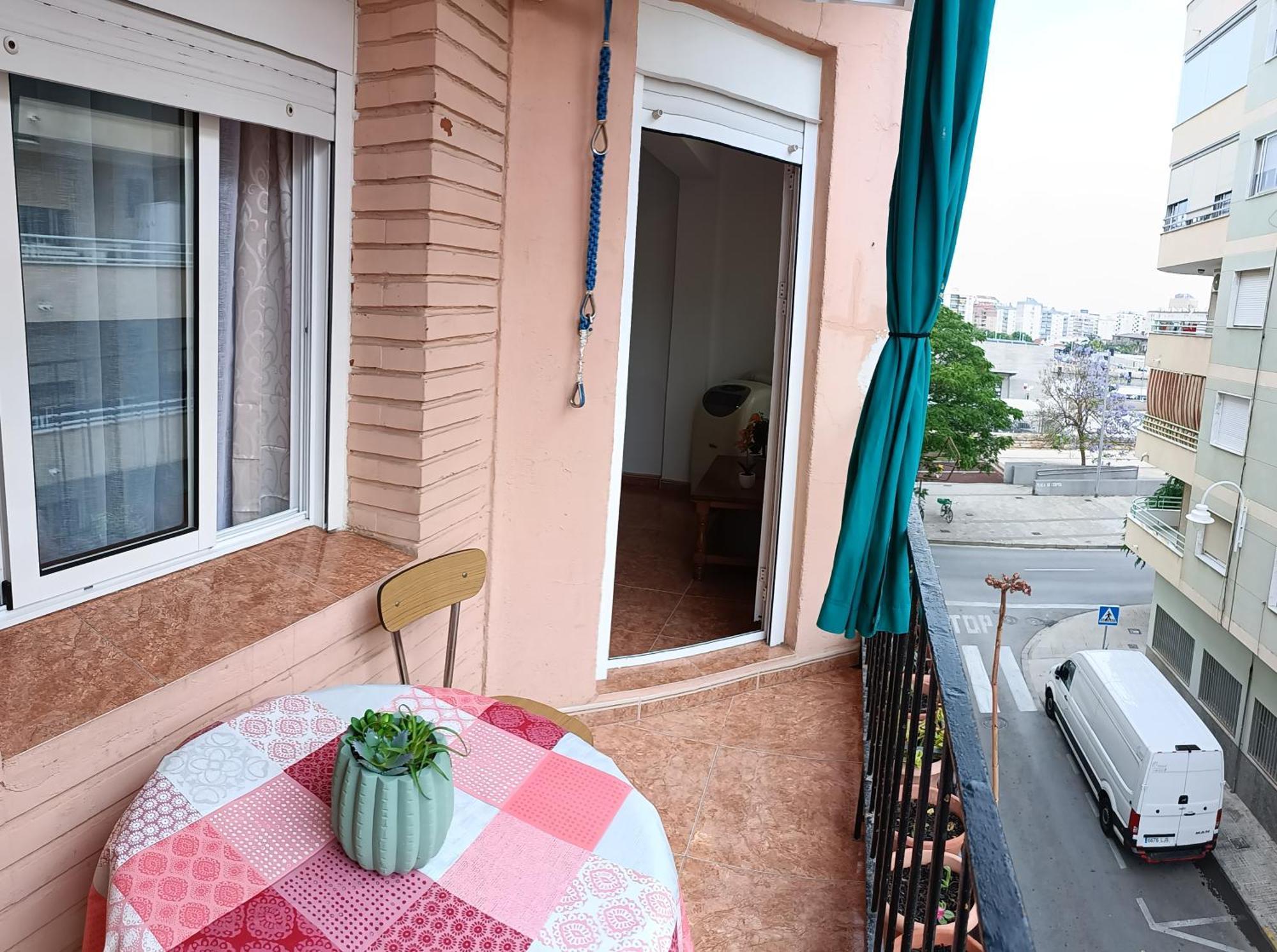 Daoiz, Vivienda Vacacional Para Familias Y Mayores De 25 Anos En El Grao De Gandia 3Ro Sin Ascensor Playa de Gandia Ngoại thất bức ảnh
