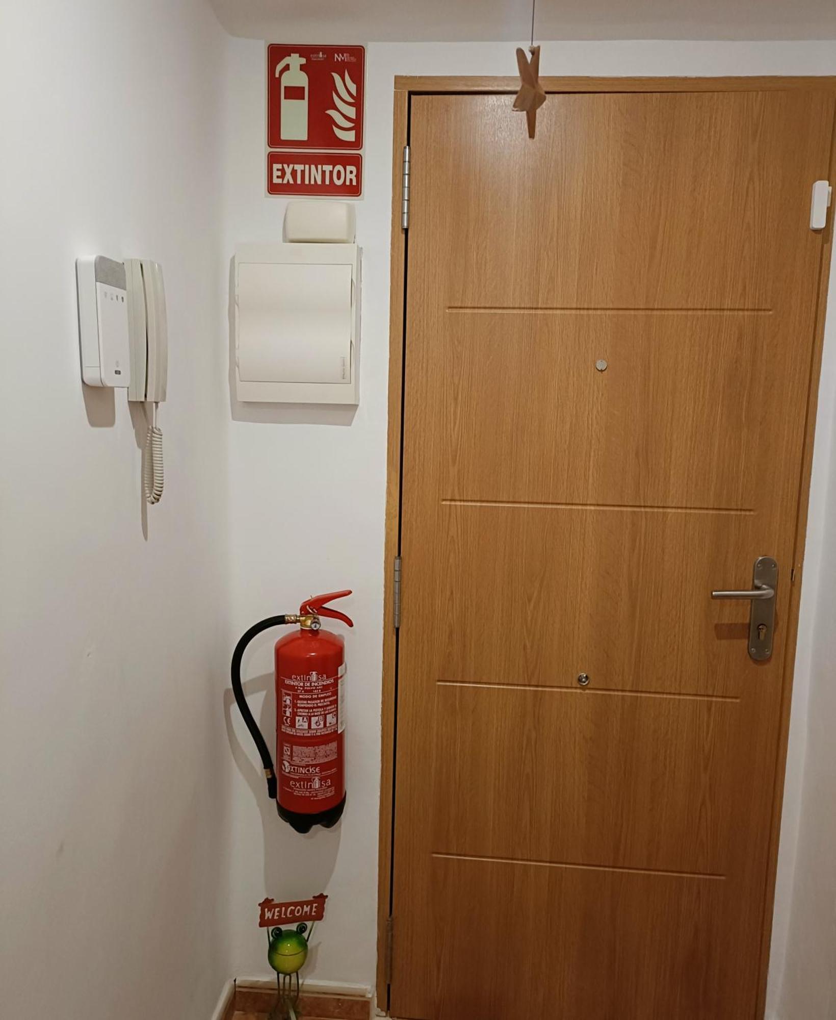 Daoiz, Vivienda Vacacional Para Familias Y Mayores De 25 Anos En El Grao De Gandia 3Ro Sin Ascensor Playa de Gandia Ngoại thất bức ảnh